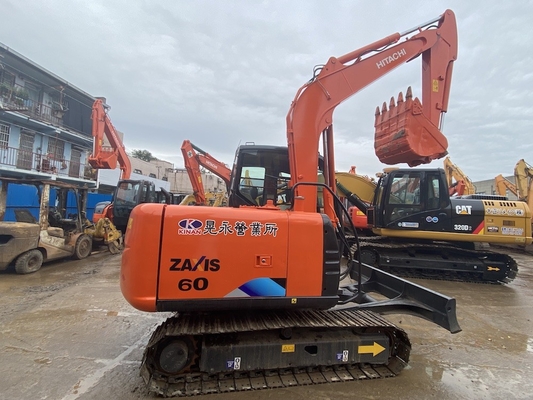 6 tonnellate originale giapponese usata Hitachi ZX60 escavatore con potenza del motore di 40.5 kW e capacità di 0.22m3 secchi