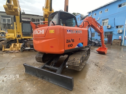 6 tonnellate originale giapponese usata Hitachi ZX60 escavatore con potenza del motore di 40.5 kW e capacità di 0.22m3 secchi