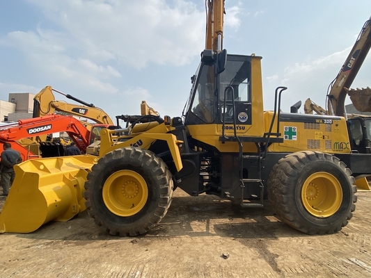 3-5 tonnellate di seconda mano Komatsu WA320-3 caricatore a ruote caricatore anteriore usato