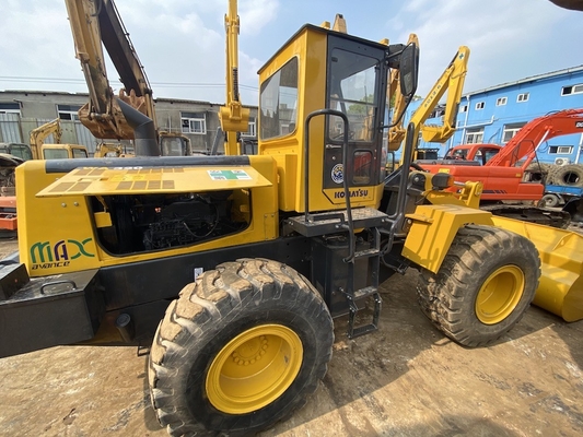 3-5 tonnellate di seconda mano Komatsu WA320-3 caricatore a ruote caricatore anteriore usato