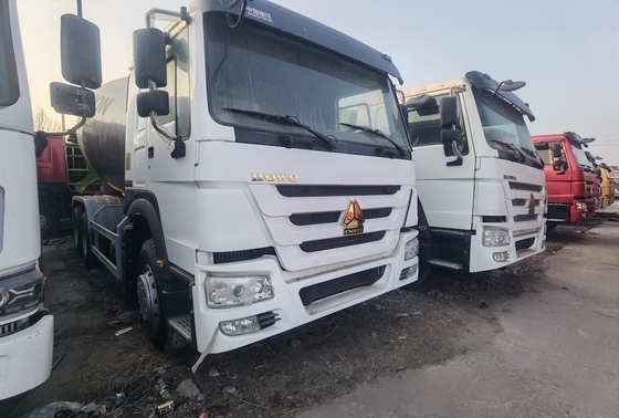 SINOTRUK HOWO di seconda mano Camion per la miscelazione del calcestruzzo 6x4 380 CV Camion per la miscelazione del calcestruzzo usato