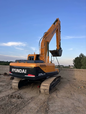 22 tonnellate di seconda mano Hyundai R225 Crawler Excavator Usato 112 KW Potenza del motore E 1,05 M3 Capacità del secchio