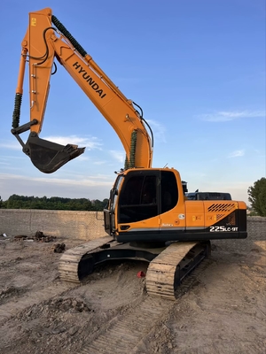 22 tonnellate di seconda mano Hyundai R225 Crawler Excavator Usato 112 KW Potenza del motore E 1,05 M3 Capacità del secchio