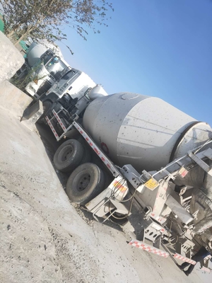 Camionetta per la miscelazione del calcestruzzo di seconda mano GAC Hino 6x4 350 CV Camionetta per la miscelazione del calcestruzzo usata
