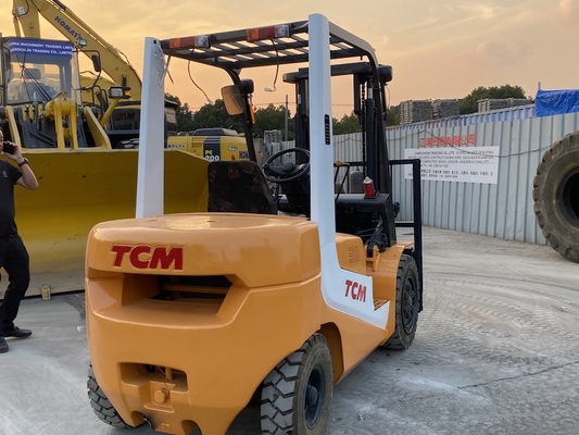 TCM FD30T6 diesel usato per carrelli elevatori in buono stato